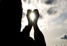 🚀传进球门！戈麦斯前插倒地铲射破门，狼队2-0布里斯托尔城.